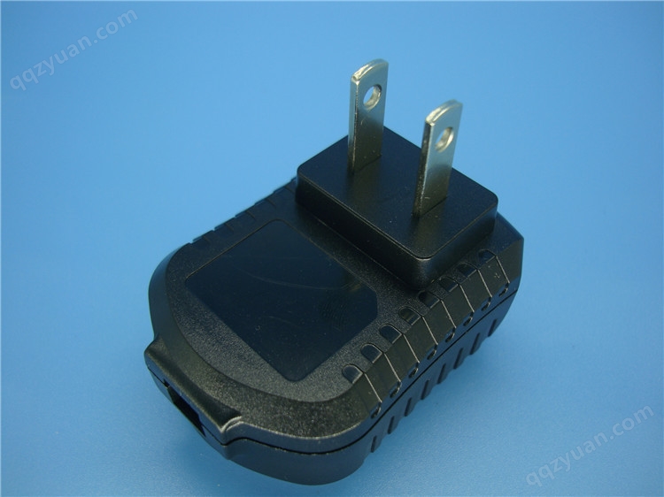 【B203】USB塑胶充电器外壳